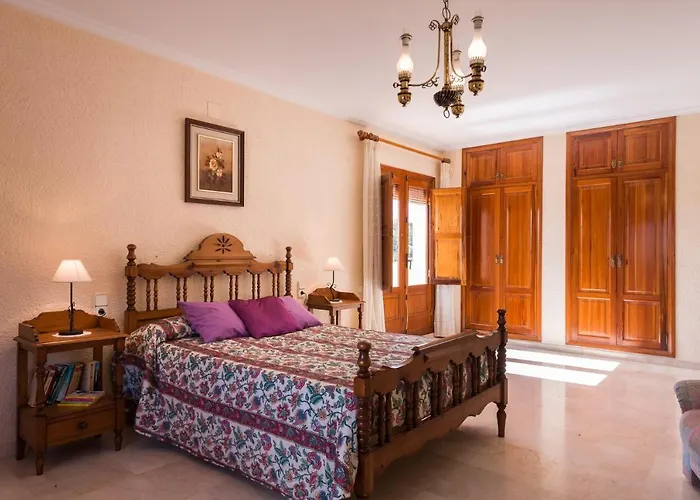 Llobell - Plusholidays Moraira
